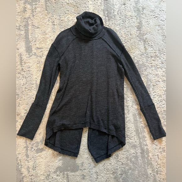 We the Free Urban Outfitters In Mediumish Size - Picture 1 of 2